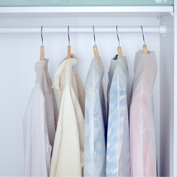 Meet your Posher, Madison - Picture 1 of 1